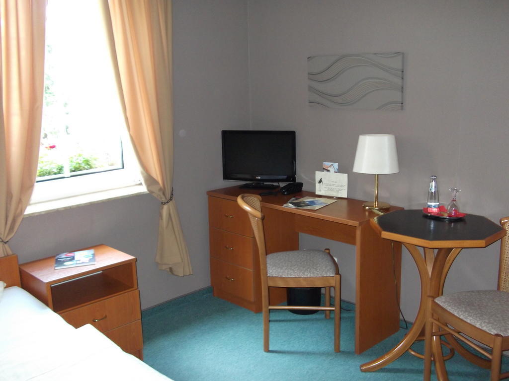 Pension & Cafe Am Kraehenberg Halle  Rom bilde
