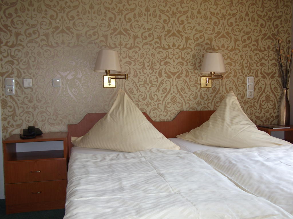 Pension & Cafe Am Kraehenberg Halle  Rom bilde